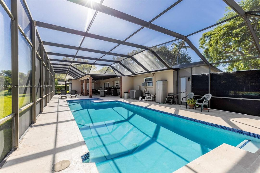 Недавно продано: $1,500,000 (4 спален, 2 ванн, 2127 Квадратных фут)