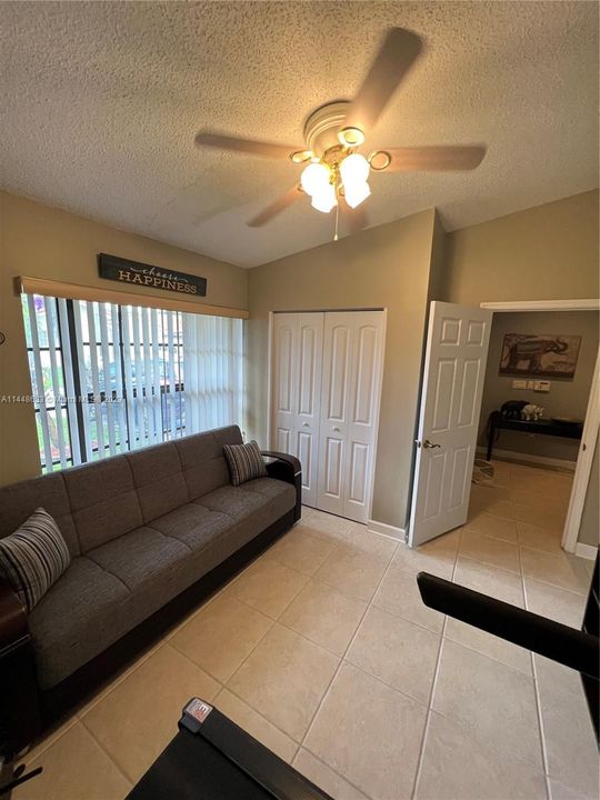 Recently Sold: $535,000 (4 beds, 2 baths, 1518 Square Feet)