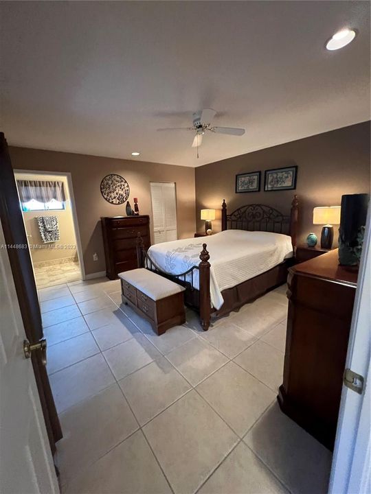 Recently Sold: $535,000 (4 beds, 2 baths, 1518 Square Feet)