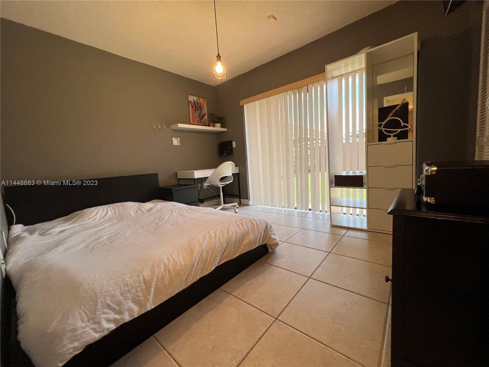 Recently Sold: $535,000 (4 beds, 2 baths, 1518 Square Feet)