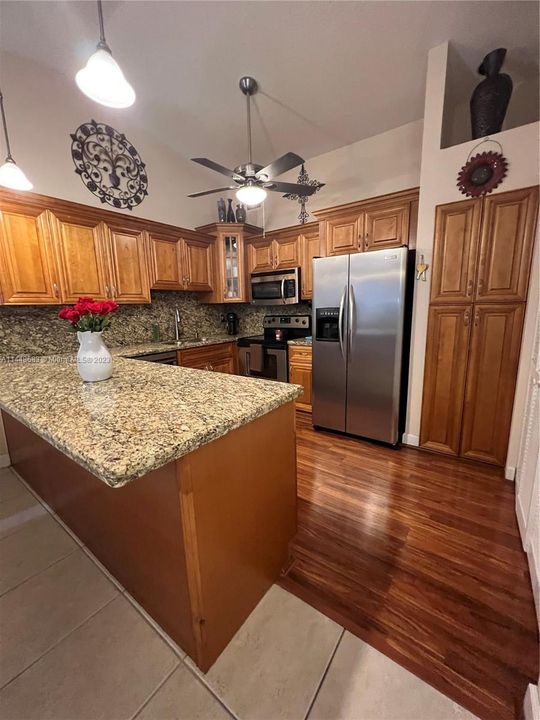 Recently Sold: $535,000 (4 beds, 2 baths, 1518 Square Feet)