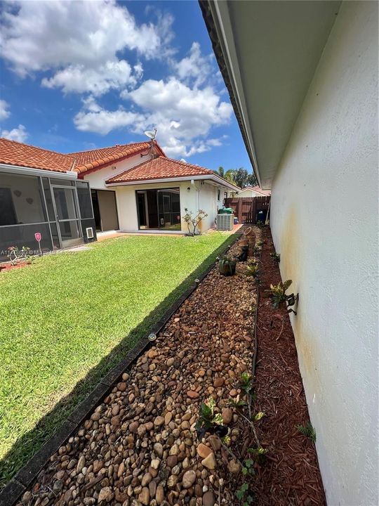 Recently Sold: $535,000 (4 beds, 2 baths, 1518 Square Feet)