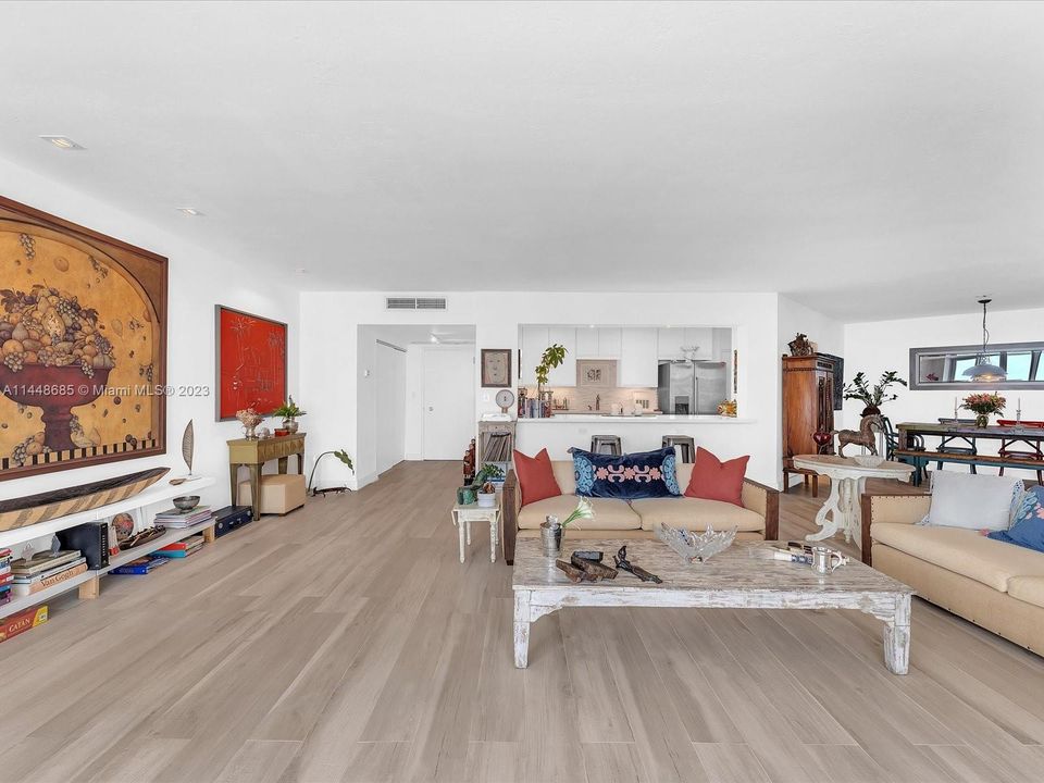 Vendido Recientemente: $1,150,000 (1 camas, 1 baños, 950 Pies cuadrados)