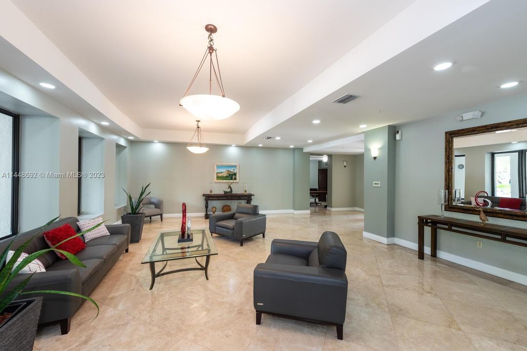 最近售出: $1,500,000 (2 贝兹, 2 浴室, 1775 平方英尺)