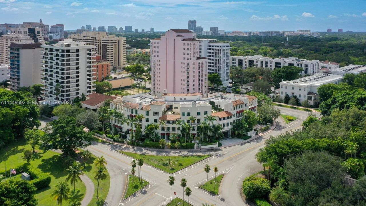 最近售出: $1,500,000 (2 贝兹, 2 浴室, 1775 平方英尺)