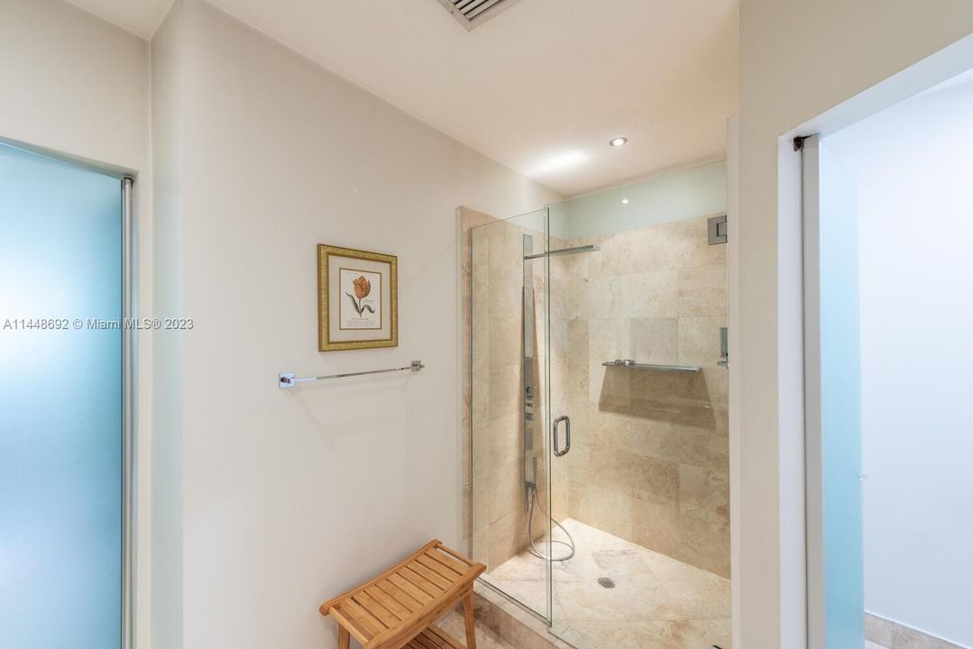 最近售出: $1,500,000 (2 贝兹, 2 浴室, 1775 平方英尺)