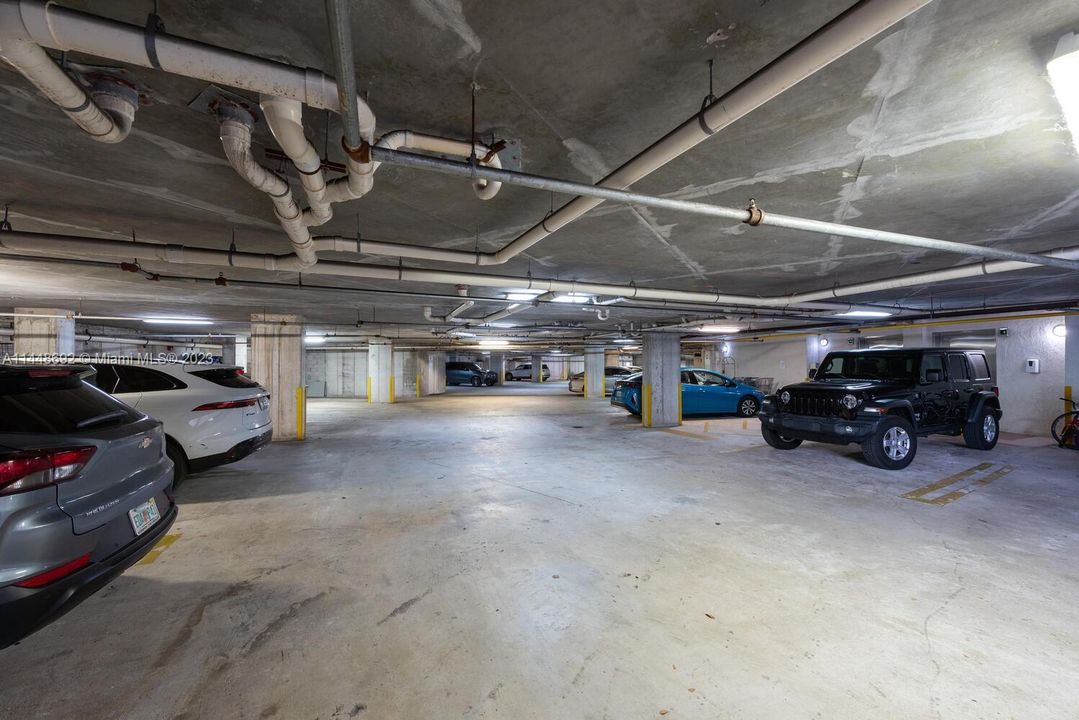 最近售出: $1,500,000 (2 贝兹, 2 浴室, 1775 平方英尺)