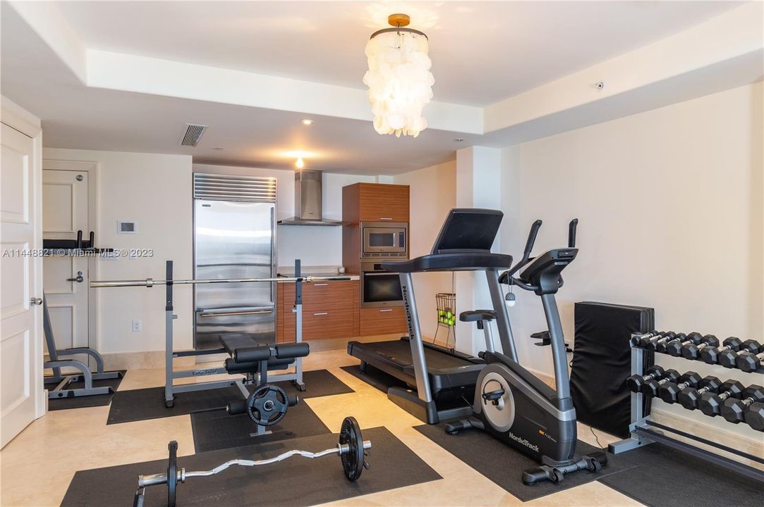 Vendido Recientemente: $6,500,000 (7 camas, 7 baños, 8203 Pies cuadrados)