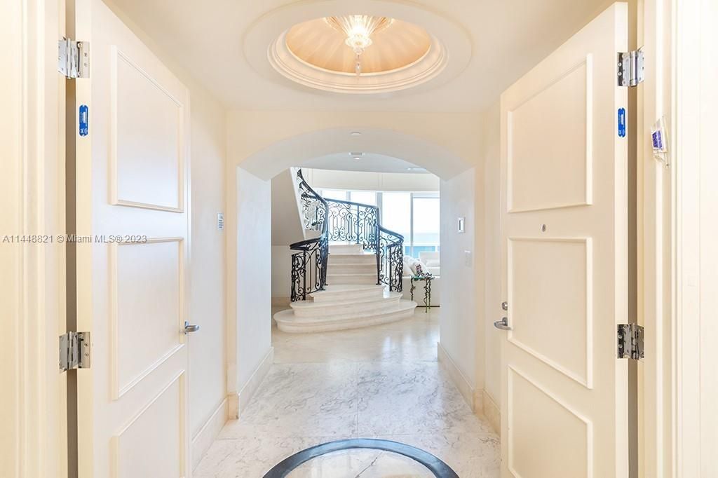 Vendido Recientemente: $6,500,000 (7 camas, 7 baños, 8203 Pies cuadrados)