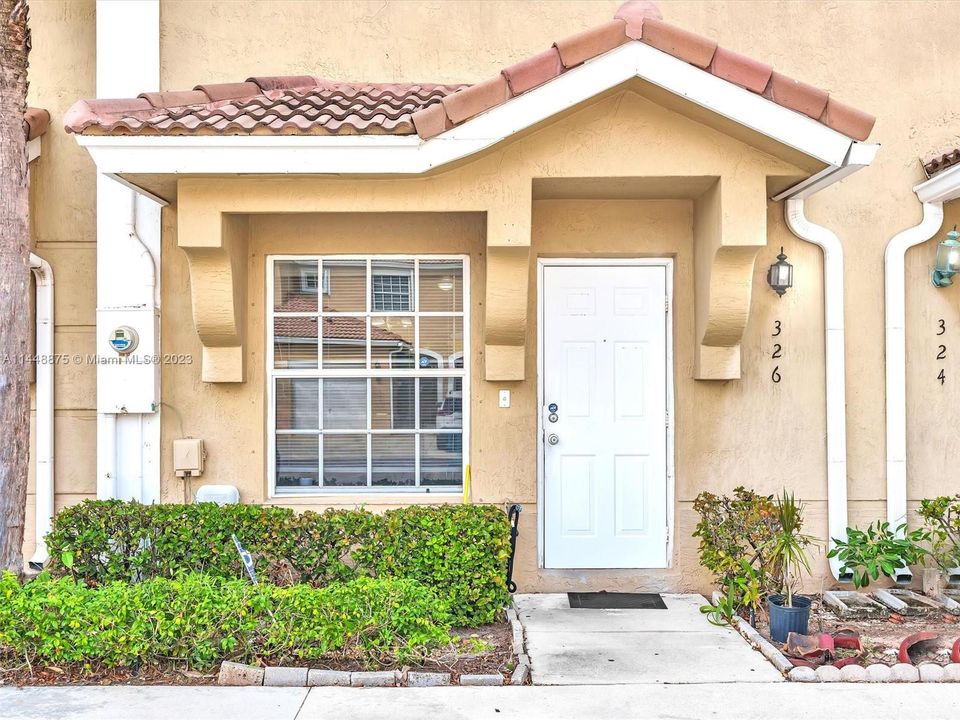 Recently Rented: $2,350 (2 beds, 2 baths, 1120 Square Feet)