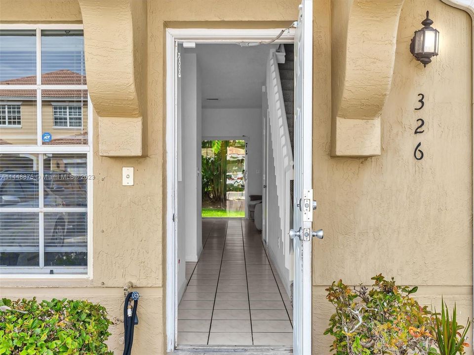 Recently Rented: $2,350 (2 beds, 2 baths, 1120 Square Feet)