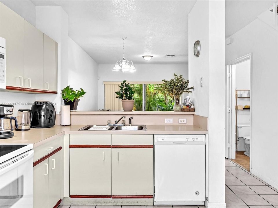 Recently Rented: $2,350 (2 beds, 2 baths, 1120 Square Feet)