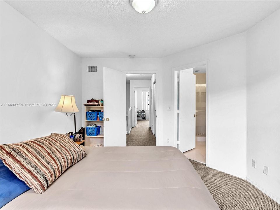 Recently Rented: $2,350 (2 beds, 2 baths, 1120 Square Feet)