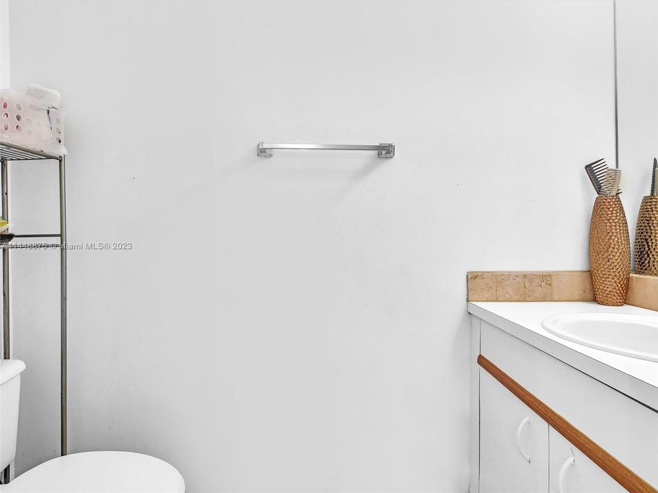 Recently Rented: $2,350 (2 beds, 2 baths, 1120 Square Feet)