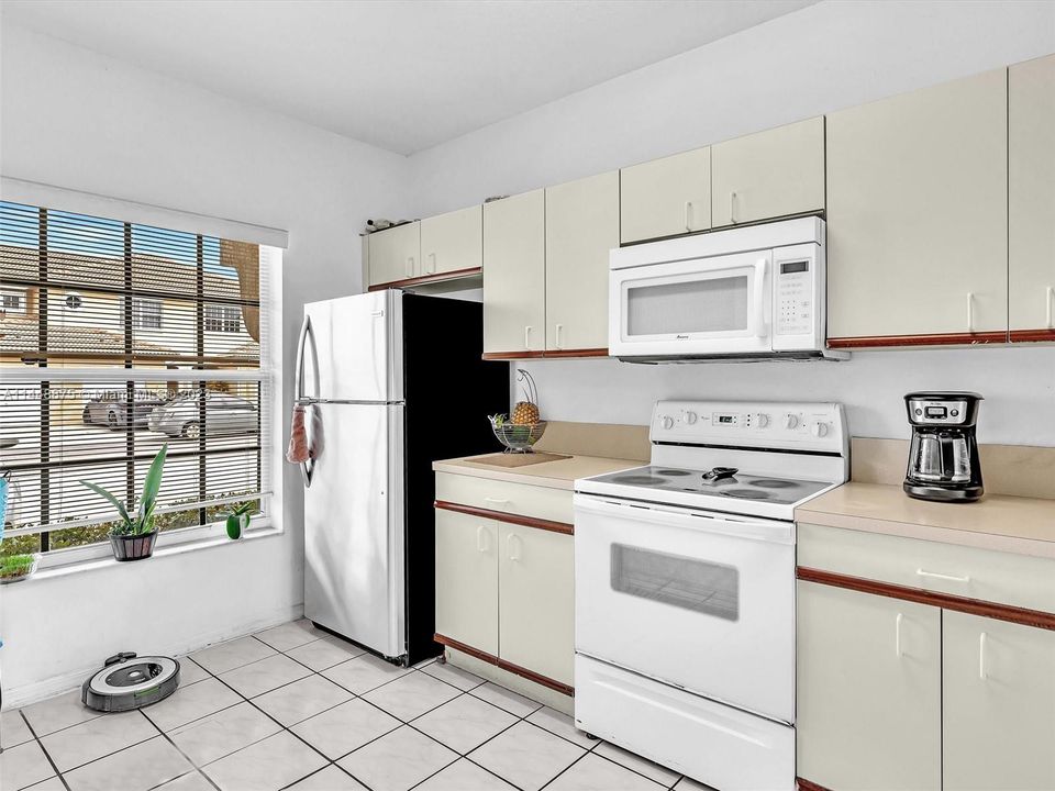 Recently Rented: $2,350 (2 beds, 2 baths, 1120 Square Feet)