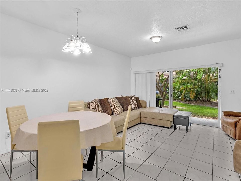 Recently Rented: $2,350 (2 beds, 2 baths, 1120 Square Feet)