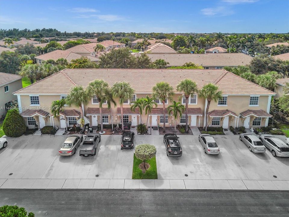 Recently Rented: $2,350 (2 beds, 2 baths, 1120 Square Feet)