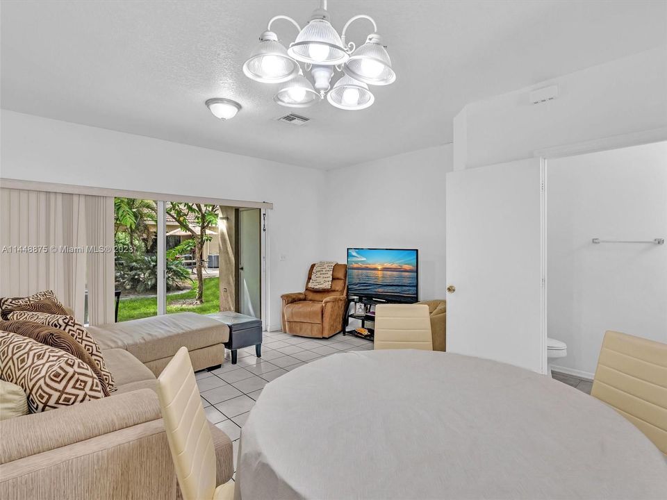 Recently Rented: $2,350 (2 beds, 2 baths, 1120 Square Feet)