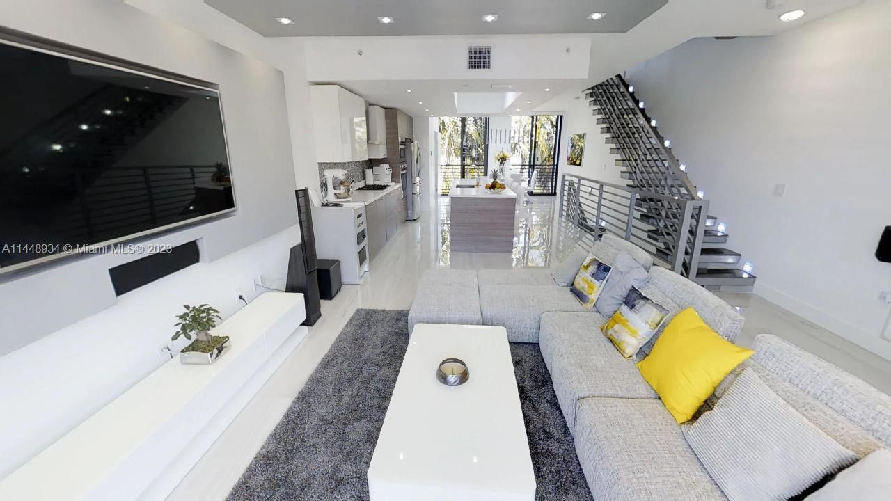 Недавно продано: $1,785,000 (4 спален, 3 ванн, 2286 Квадратных фут)