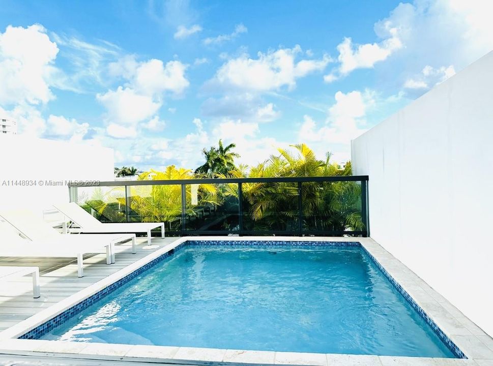 Недавно продано: $1,785,000 (4 спален, 3 ванн, 2286 Квадратных фут)