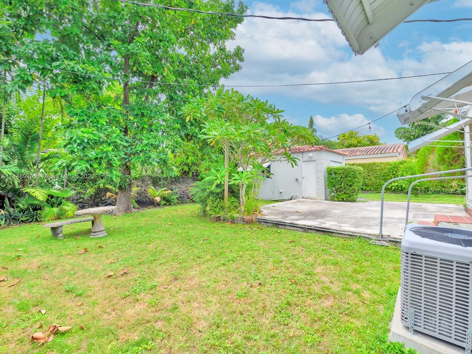 Recently Sold: $649,000 (2 beds, 1 baths, 1134 Square Feet)