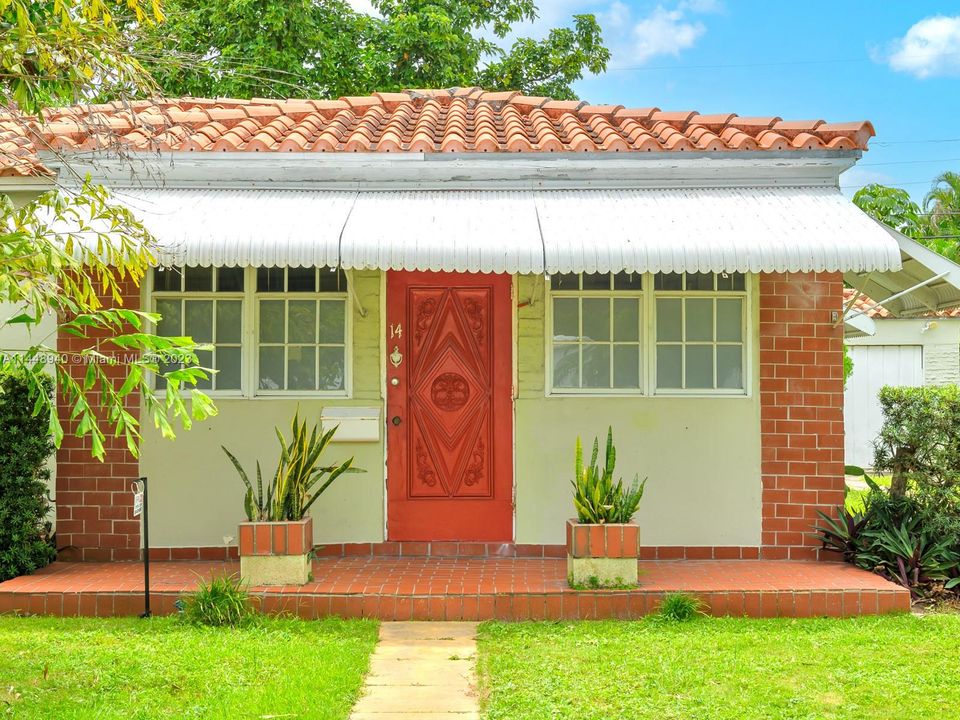 Recently Sold: $649,000 (2 beds, 1 baths, 1134 Square Feet)