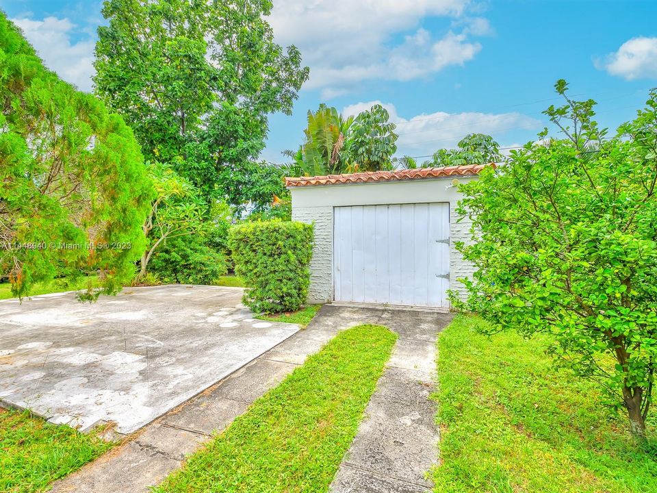 Recently Sold: $649,000 (2 beds, 1 baths, 1134 Square Feet)