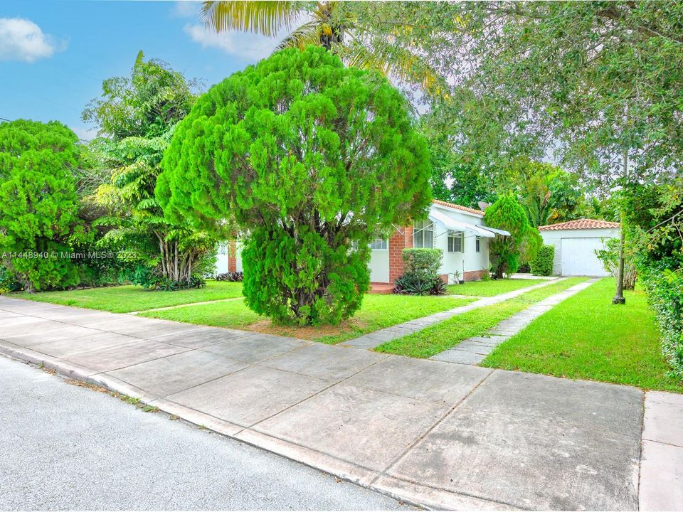 Recently Sold: $649,000 (2 beds, 1 baths, 1134 Square Feet)