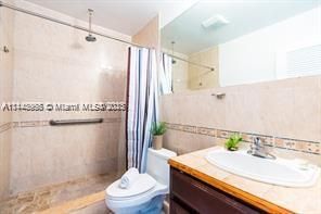 For Sale: $270,000 (1 beds, 1 baths, 418 Square Feet)