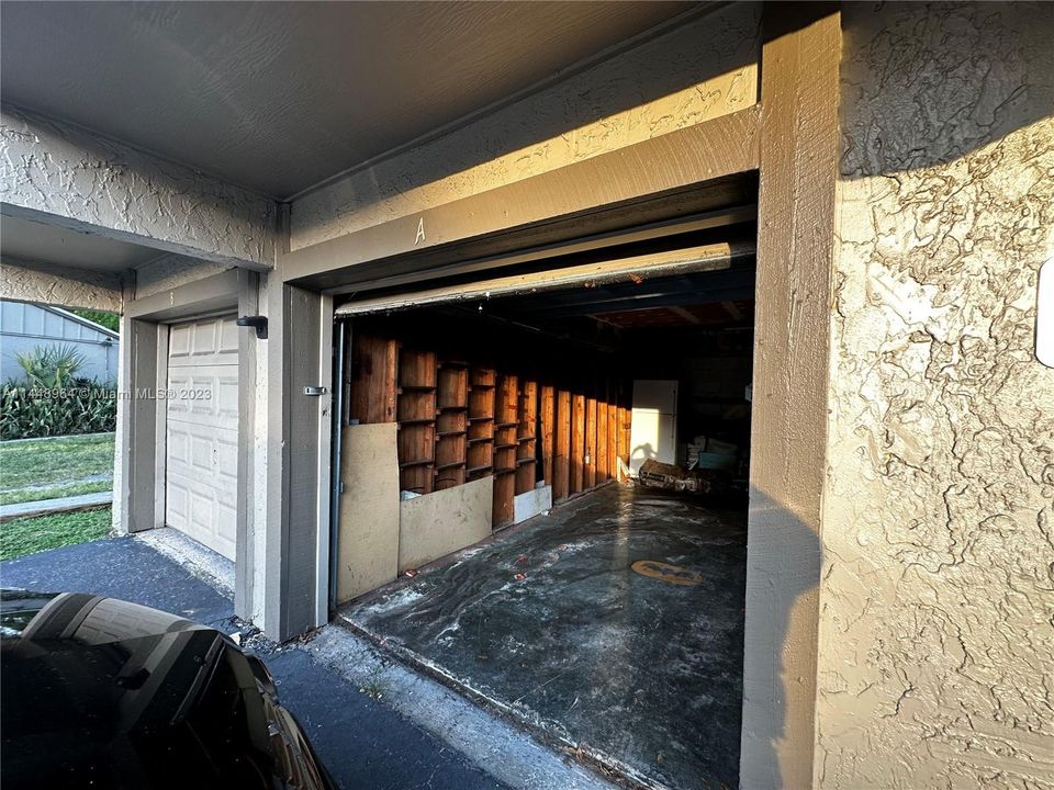 Recently Rented: $1,900 (2 beds, 1 baths, 944 Square Feet)