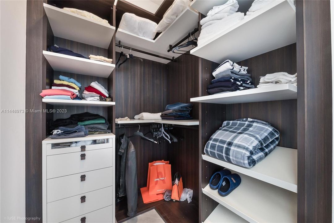 最近售出: $985,000 (2 贝兹, 2 浴室, 1100 平方英尺)