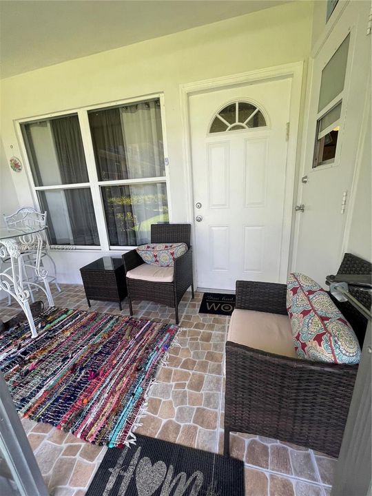 最近售出: $189,900 (1 贝兹, 1 浴室, 800 平方英尺)