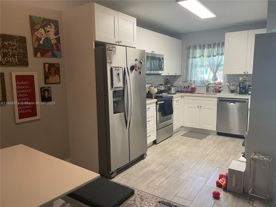 最近售出: $189,900 (1 贝兹, 1 浴室, 800 平方英尺)