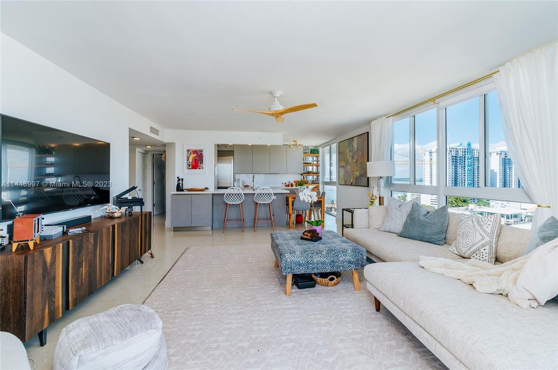 Recently Sold: $750,000 (2 beds, 2 baths, 1060 Square Feet)
