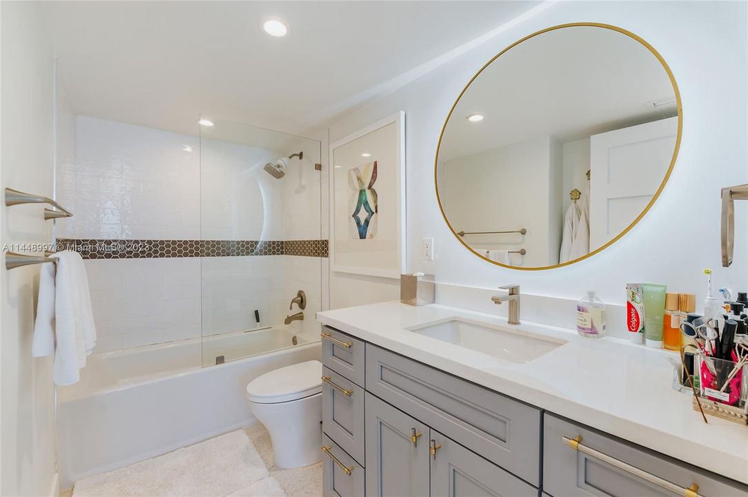 Recently Sold: $750,000 (2 beds, 2 baths, 1060 Square Feet)