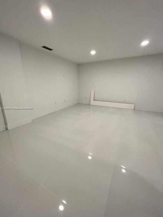 Recently Rented: $3,000 (2 beds, 2 baths, 0 Square Feet)