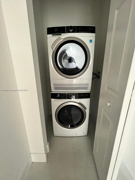 Recently Rented: $3,000 (2 beds, 2 baths, 0 Square Feet)