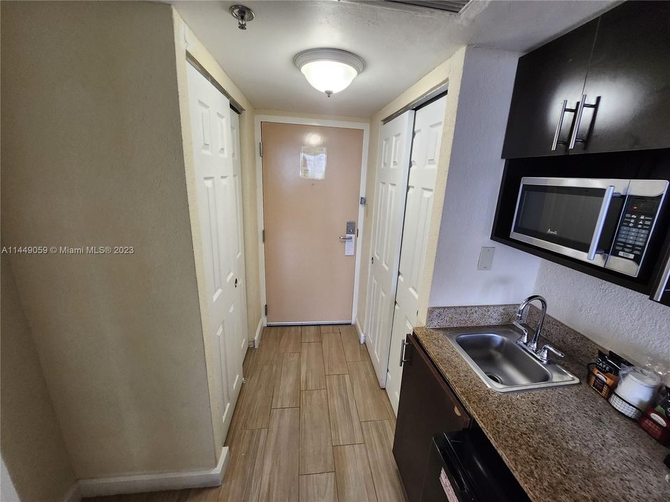 For Sale: $164,000 (0 beds, 1 baths, 360 Square Feet)