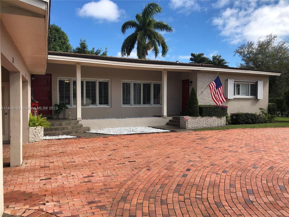 Recently Sold: $1,500,000 (0 beds, 0 baths, 1964 Square Feet)