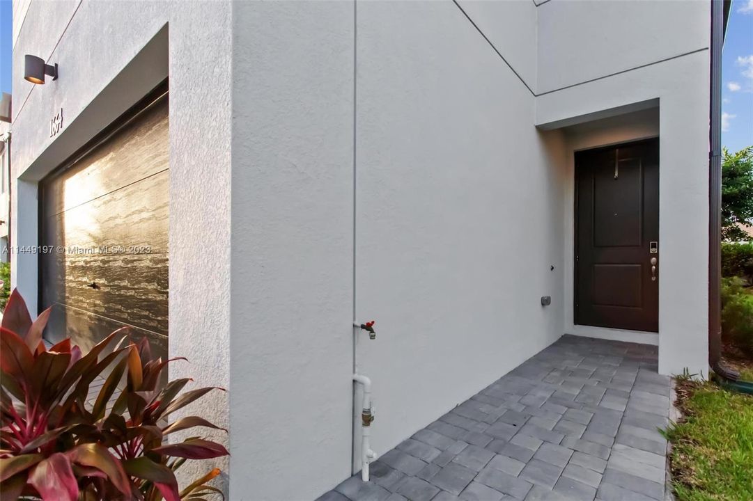 Vendido Recientemente: $469,900 (3 camas, 2 baños, 1758 Pies cuadrados)