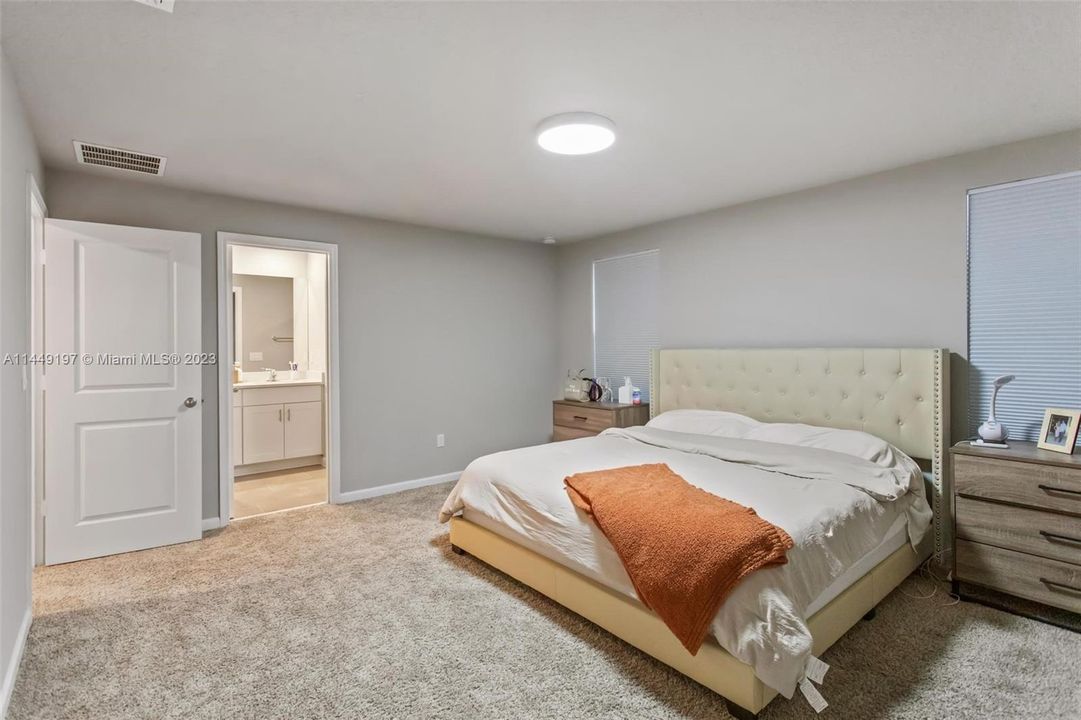 Vendido Recientemente: $469,900 (3 camas, 2 baños, 1758 Pies cuadrados)