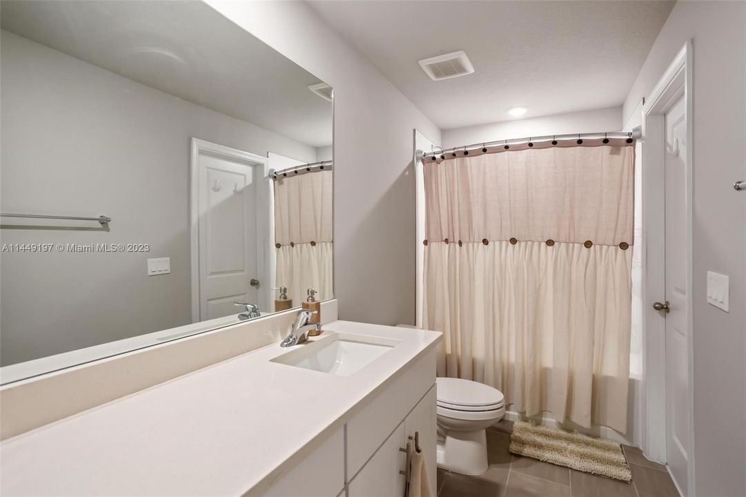 Vendido Recientemente: $469,900 (3 camas, 2 baños, 1758 Pies cuadrados)