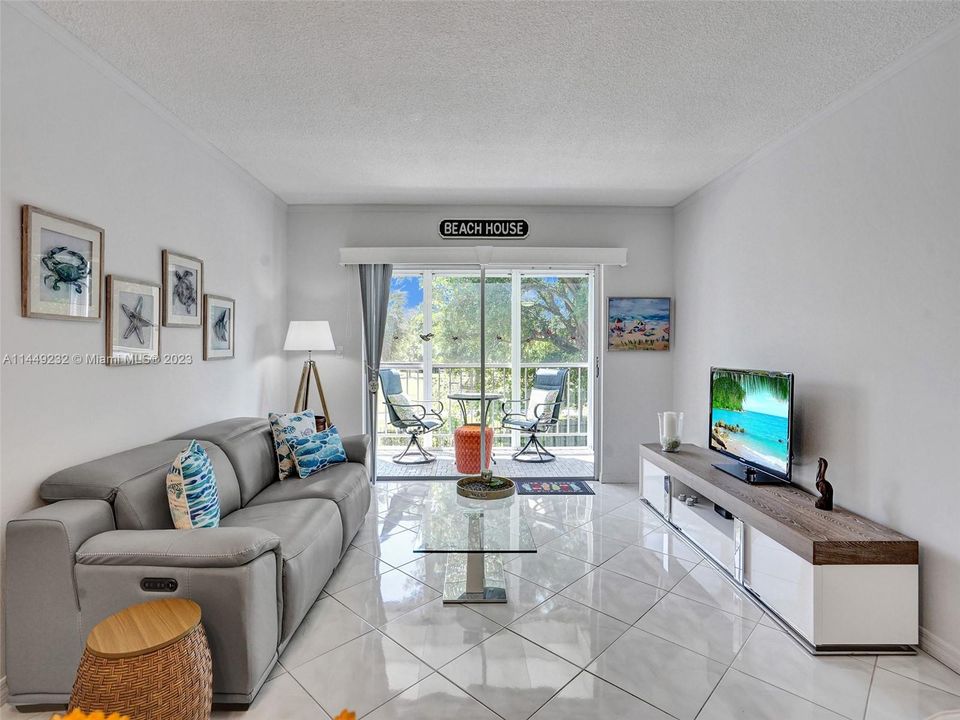 Recently Sold: $160,000 (1 beds, 1 baths, 672 Square Feet)