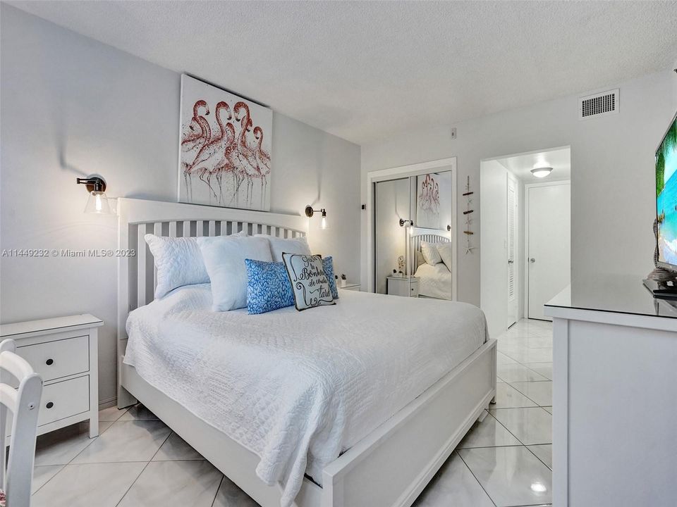 Recently Sold: $160,000 (1 beds, 1 baths, 672 Square Feet)