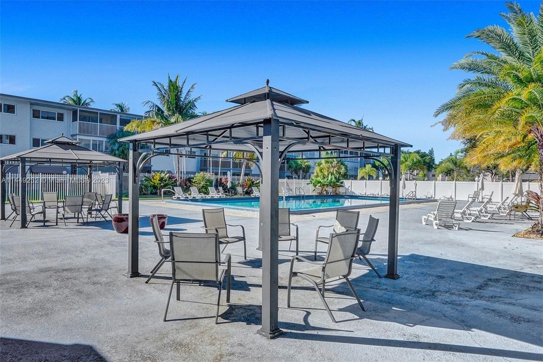 Recently Sold: $160,000 (1 beds, 1 baths, 672 Square Feet)