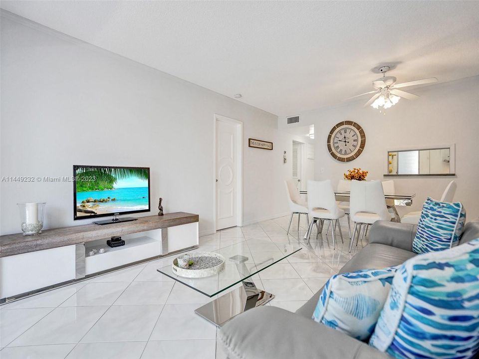 Recently Sold: $160,000 (1 beds, 1 baths, 672 Square Feet)