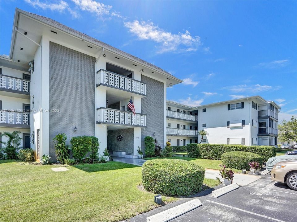 Recently Sold: $160,000 (1 beds, 1 baths, 672 Square Feet)