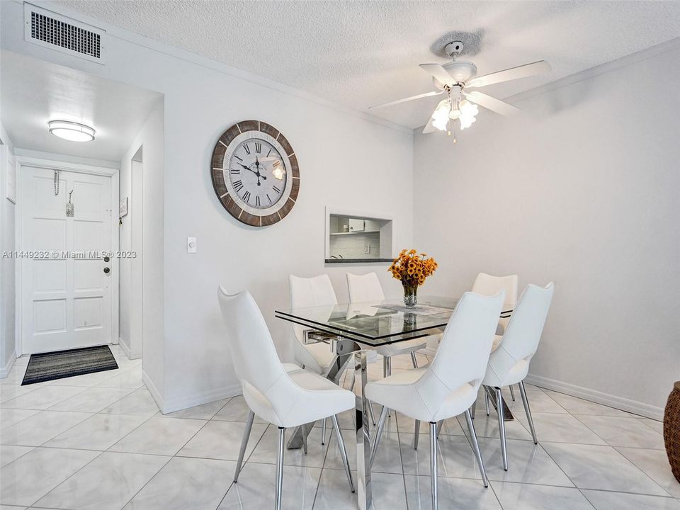 Recently Sold: $160,000 (1 beds, 1 baths, 672 Square Feet)