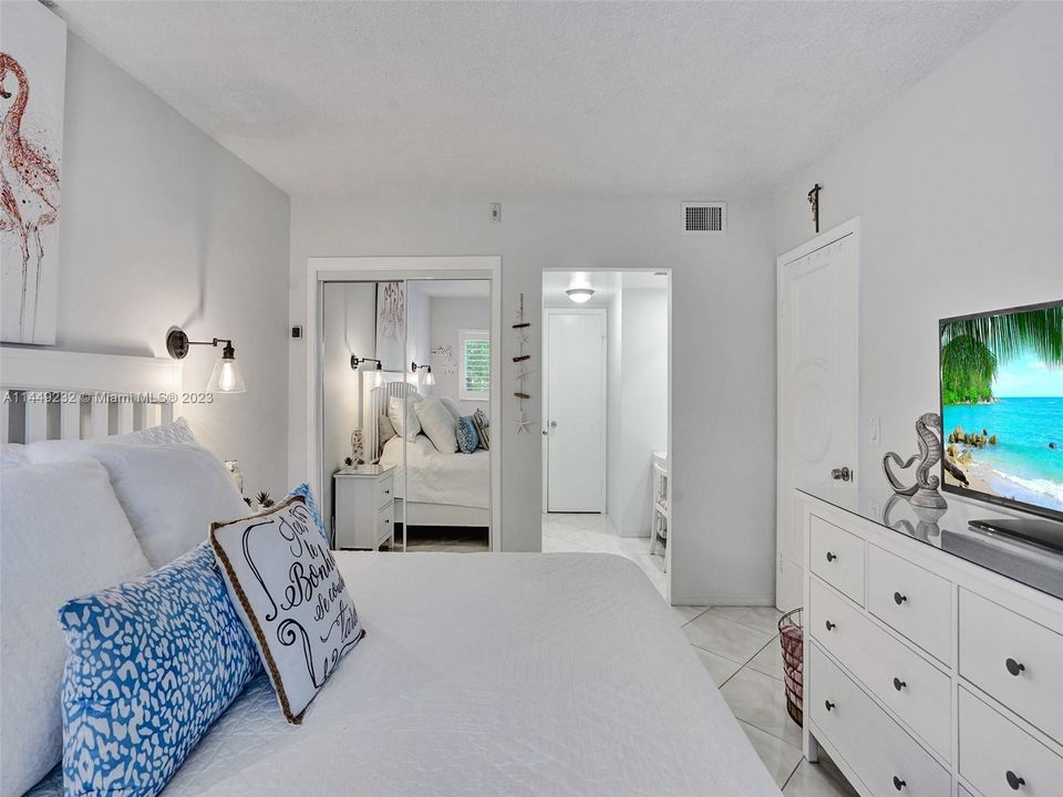 Recently Sold: $160,000 (1 beds, 1 baths, 672 Square Feet)