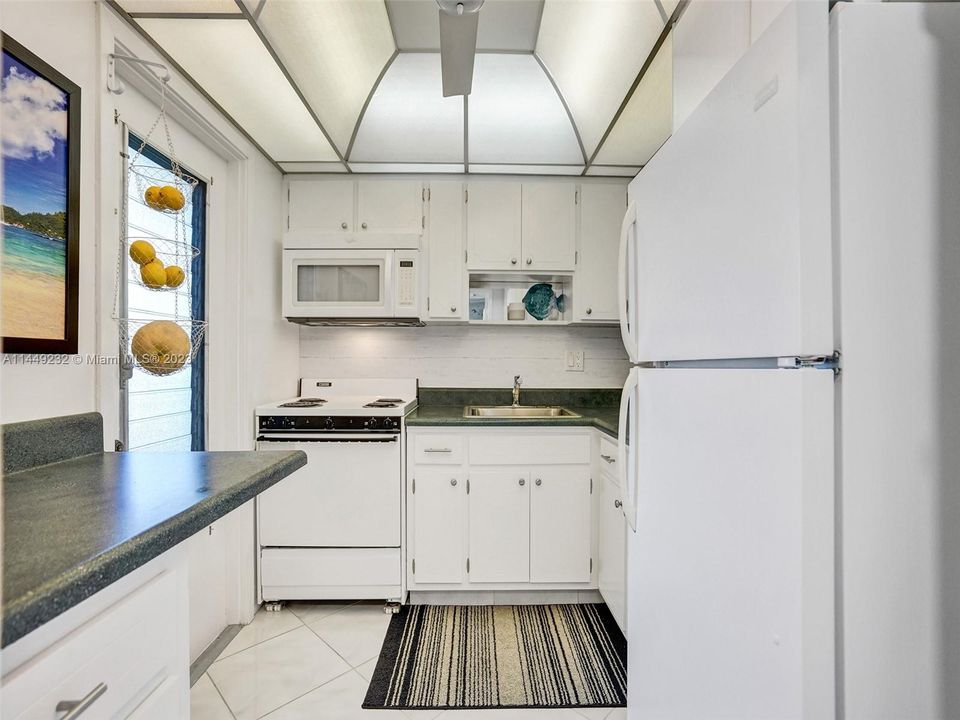 Recently Sold: $160,000 (1 beds, 1 baths, 672 Square Feet)